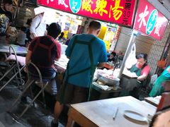 -六合夜市