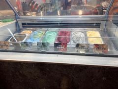 -极拉图·现制冰淇淋(大卫城店)