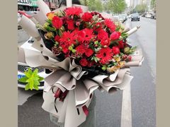-拾花记花艺·求婚·订婚·生日布置(高新店)
