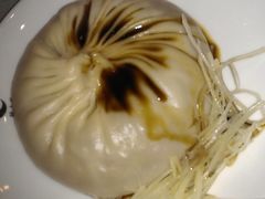 蟹黄汤包-鸿运酒楼