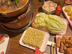 -阿润打边炉·鲜切鸡煲(华漕店)