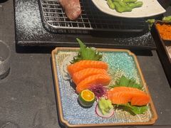 -铭牛烧肉·和牛海鲜自助(高新月牙湖店)