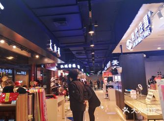 泰国乳胶制品店，更提升了店铺逼格