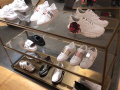 -乐蓬马歇百货公司(Rive Gauche)