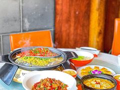 -阿瓦山寨·湘菜现炒·剁椒鱼头王(咸阳总店)