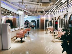 -BULB STUDIO 巴柏明星发型工作室