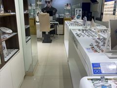 -诺柯视眼镜-蔡司依视路官方工厂店(淞南一店)