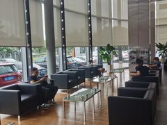 -奔驰上海利星(七宝店)