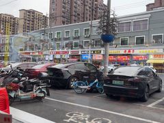 -川流不息·地道川菜·小龙虾(松东路店)