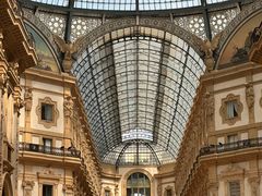 -文艺复兴百货(米兰大教堂广场店)