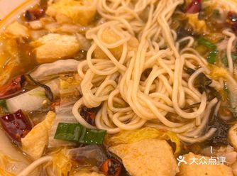 羊肉面羊肉粉说是香而不辣，何止是不辣，连盐味都没有