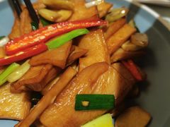 腊八蒜炒杏鲍菇-新加坡瑞珍•海河观景餐厅