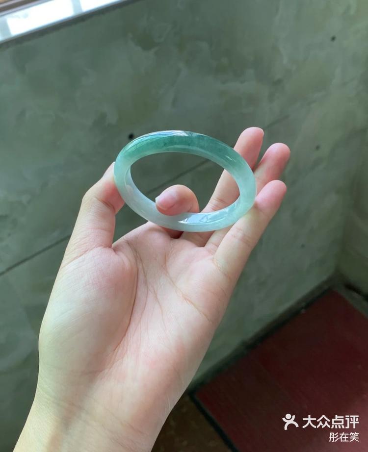 天青色烟雨🌧,说的就是这条翡翠手镯吧🍃