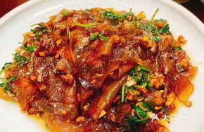 Shredded Pork with Vermicelli and Cilantro