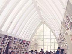 -钟书阁(松江泰晤士小镇店)