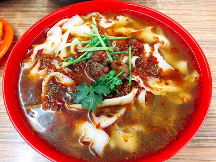 艾米鸡西刀削面-"跟老妈逛街正值中午,懒得做饭,就在家附近.