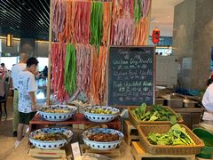 自助取餐区-武汉世茂希尔顿酒店·汇·全日餐厅