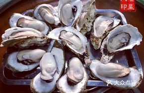 Steamed Fresh Oyster with Wooden Lid