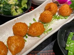 酥炸墨魚丸-大红袍火锅料理(尖沙咀店)