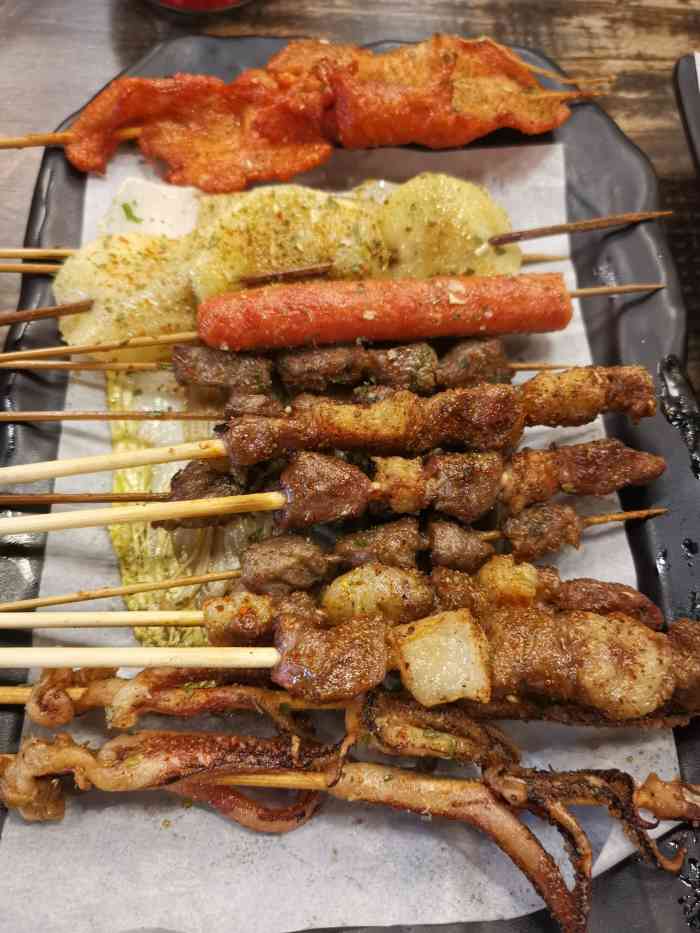 星期八烧烤(凤凰城店)-"晚上去吃了一顿烧烤,因为觉得蛮近的,下雨.