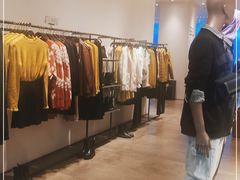 -URBAN REVIVO(西安Momopark店)