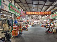 -上海龙吴水胜海发市场