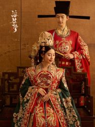 -雪中彩影婚纱摄影·微光艺术中心