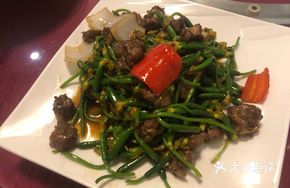 Cucumber Blossom Stir-fried with Yellow Beef Cubes