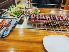 -哈尔滨小酒馆·鲜肉现穿自助烧烤(康新花园店)