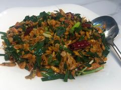 韭菜炒虾-瑞丰园庭院餐厅·白族传统家常菜