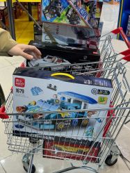 -卡通派潮品玩具折扣仓(青岛新城吾悦广场店)