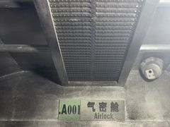 -荒岛实景沉浸密室(江汉路1店)