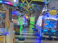 -反斗乐园π·电玩·高空拓展·蹦床(龙华天虹店)