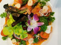 -Chom Cafe and Restaurant