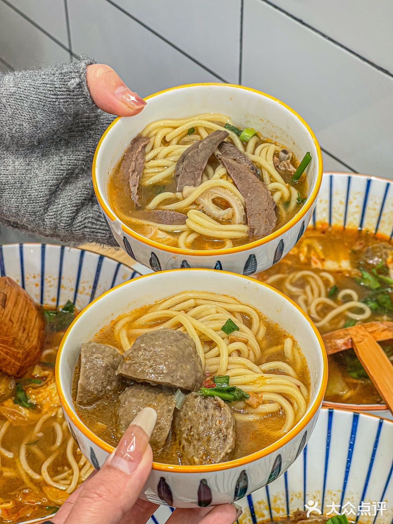 用料特别实在~汤底是新鲜熬制的羊骨汤好喝!
