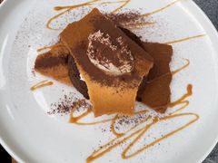 自制巧克力熔岩蛋糕配太妃橙味汁-Ministry of Crab•MOC(交子大道店)
