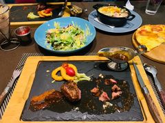 -悦享绿山墙西餐厅