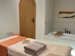 -瑶舍头疗·瑶浴·芳香热石SPA(五洲国际店)