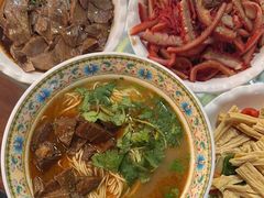 -金杨拉面王小吃面馆·牛三宝面·红烧牛肉粉