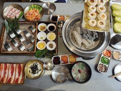 -围炉肉舍•炭烤活鳗•丹东海鲜烤肉(步行街店)