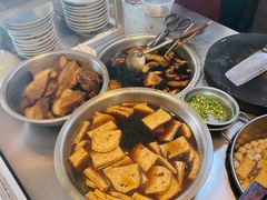 -松树干拌面店
