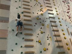 -山之巅攀岩馆(太古城店)