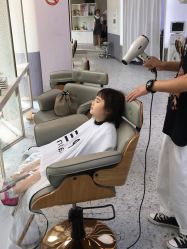 -PE SALON 