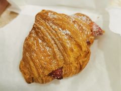 迷你草莓羊角起酥-巴黎贝甜(凯德MALL望京店)