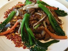 -八府香鸭·啫啫煲(华山路店)