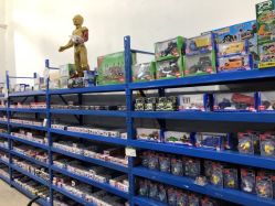 -逝水玩具折扣店