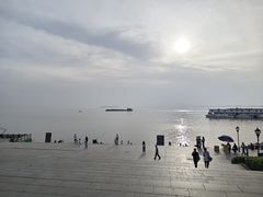 -巴陵广场
