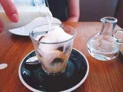 -ROAST coffee & eatery