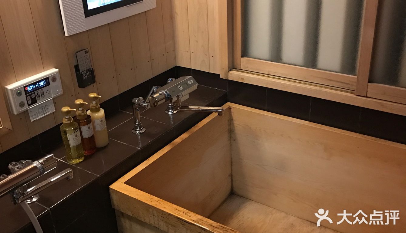 各式各样的寺庙和老建筑