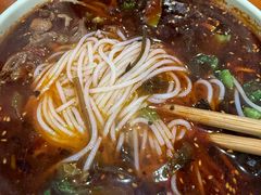 酸辣鸡杂米线-成都麻辣肉饼(上马营店)